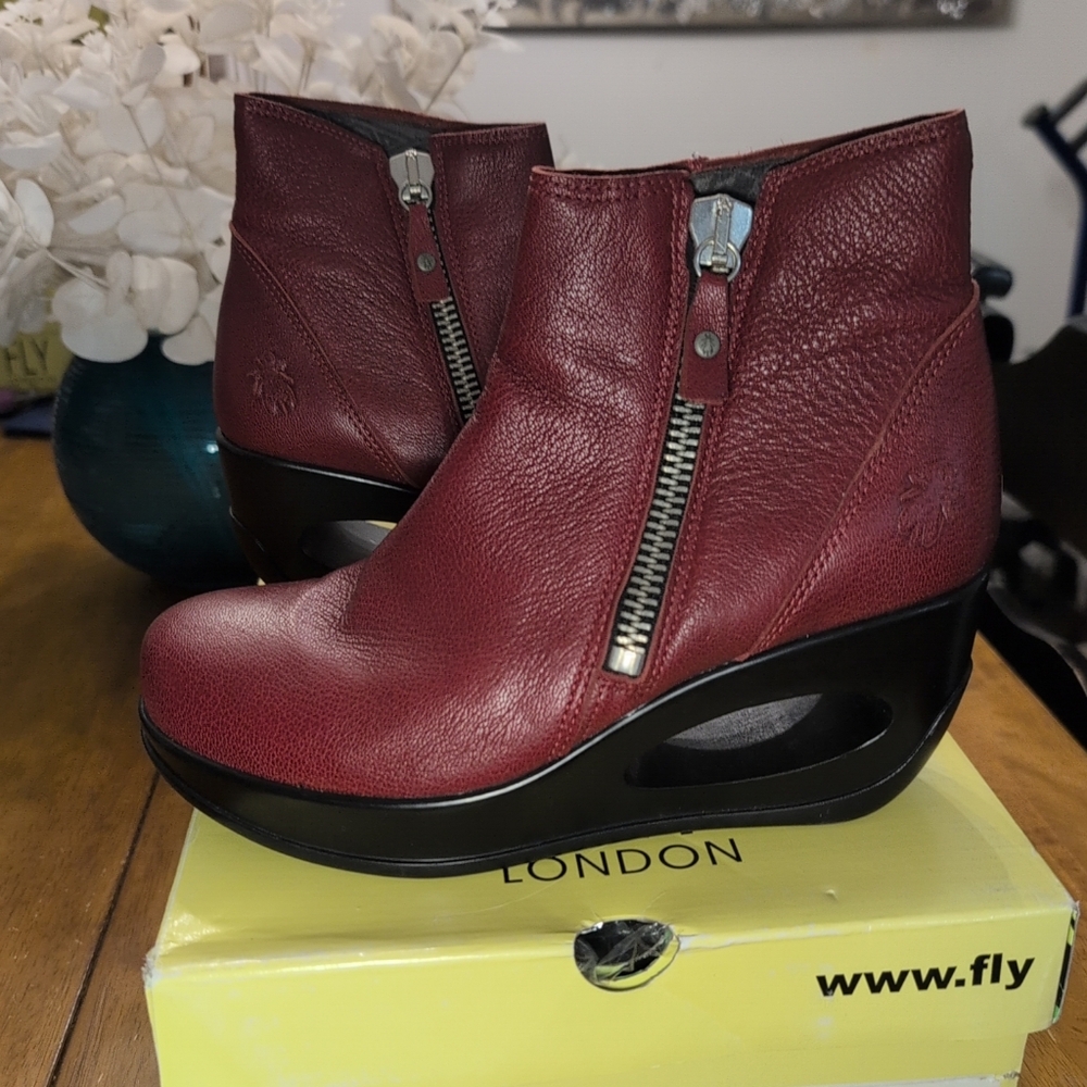 Ladies FLY LONDON Salv Cool Luna Burgundy Leather boots Size 38 Or 7.5